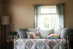 Moss Room: Nature, Weed, & Wine at Fernwood